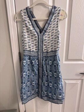 Faherty Blue and White Sleeveless V-Neck Patterned Dress
